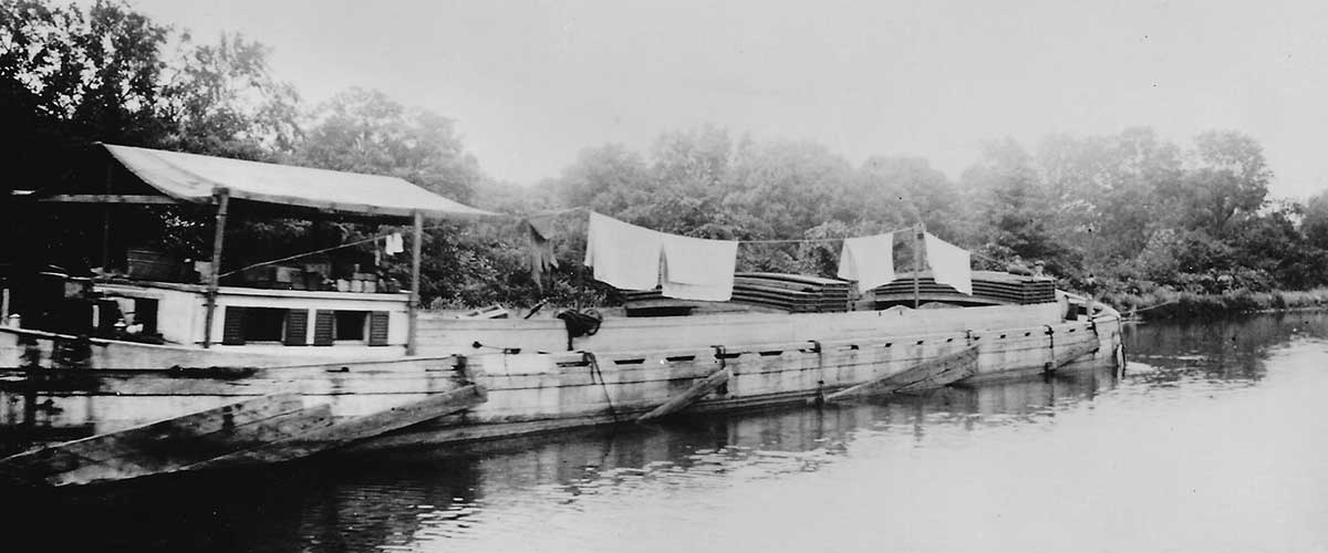 Boat with laundry hanging
